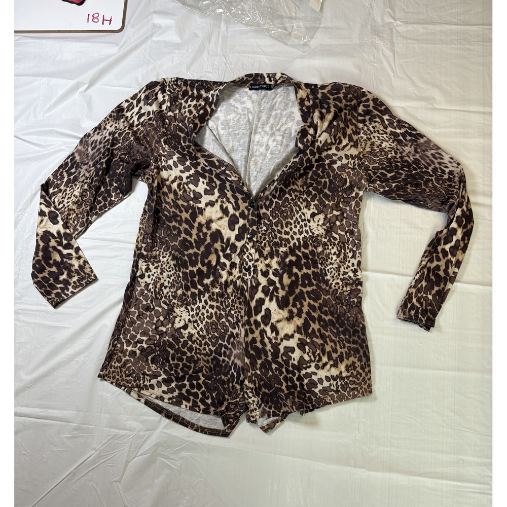 Womens I SAW IT FIRST jumpsuit shorts, long sleeve, button up, size 12, cheetah